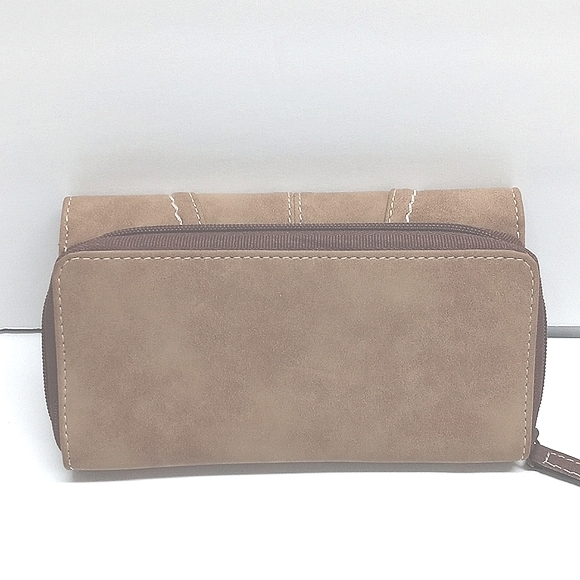 Womens b.o.c. Clutch Wallet - Picture 5 of 7
